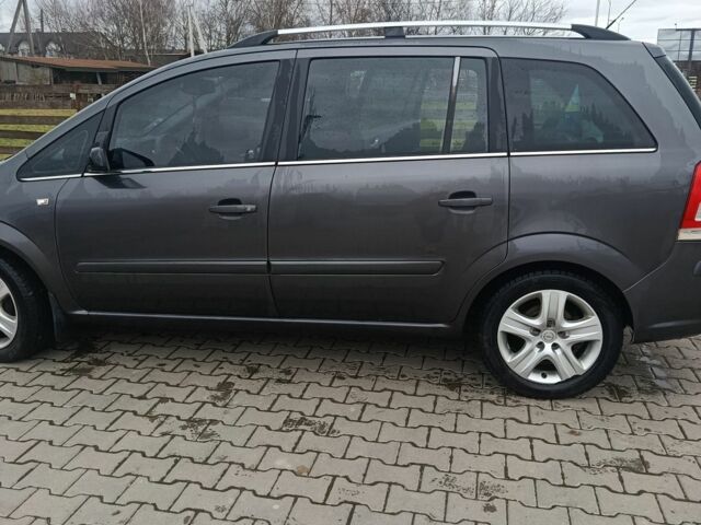 Серый Опель Зафира, объемом двигателя 1.9 л и пробегом 25 тыс. км за 5700 $, фото 1 на Automoto.ua