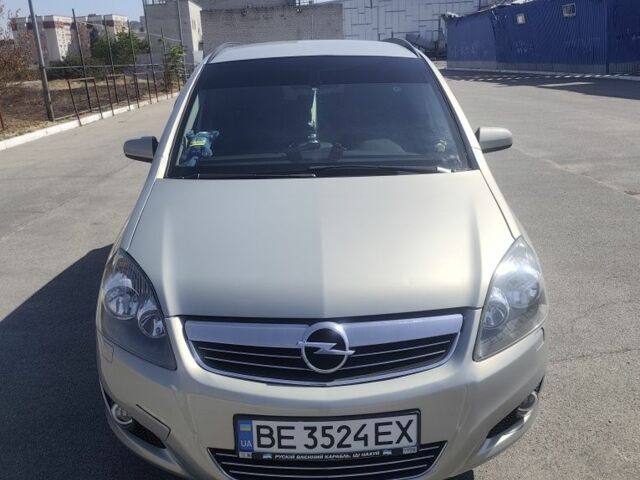 Серый Опель Зафира, объемом двигателя 1.8 л и пробегом 23 тыс. км за 6000 $, фото 1 на Automoto.ua