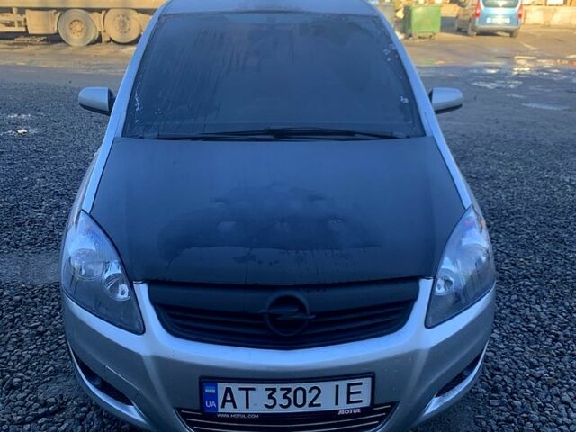 Серый Опель Зафира, объемом двигателя 1.9 л и пробегом 35000 тыс. км за 5800 $, фото 1 на Automoto.ua