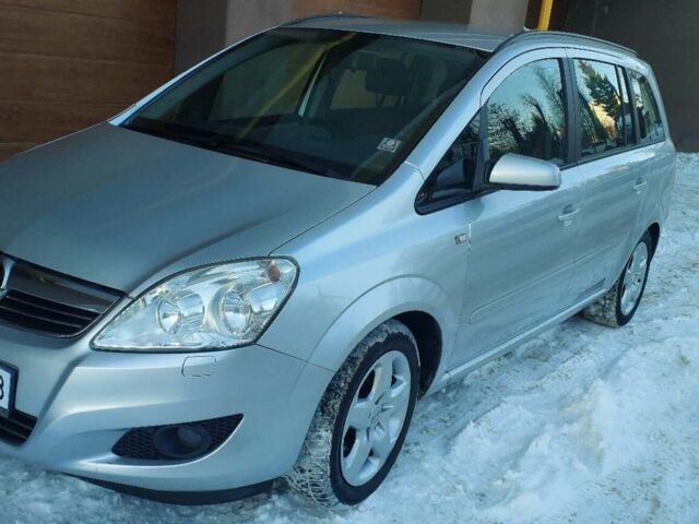Серый Опель Зафира, объемом двигателя 1.8 л и пробегом 221 тыс. км за 6300 $, фото 1 на Automoto.ua