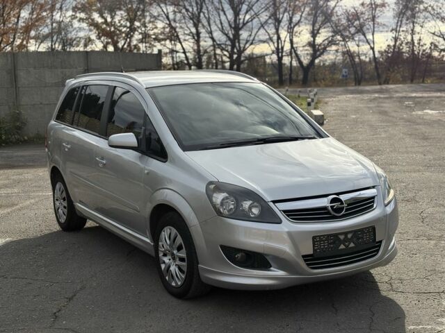 Опель Зафира 2008 в Кривом Роге на Automoto.ua Серый Опель Зафира, объемом двигателя 2.2 л и пробегом 194 тыс. км за 6499 $, фото 1 на Automoto.ua