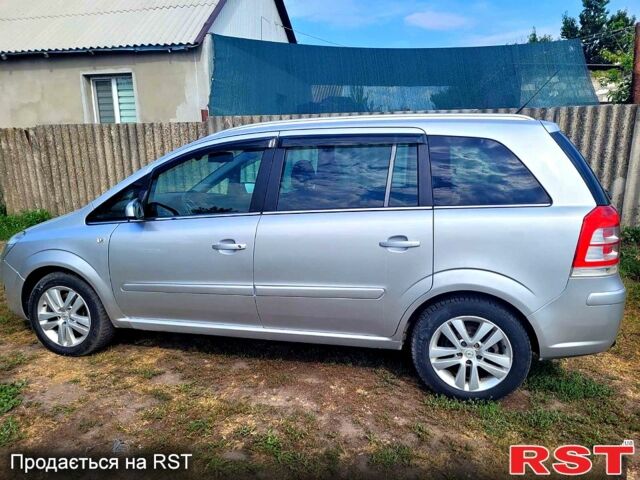 Серый Опель Зафира, объемом двигателя 1.7 л и пробегом 395 тыс. км за 6500 $, фото 1 на Automoto.ua