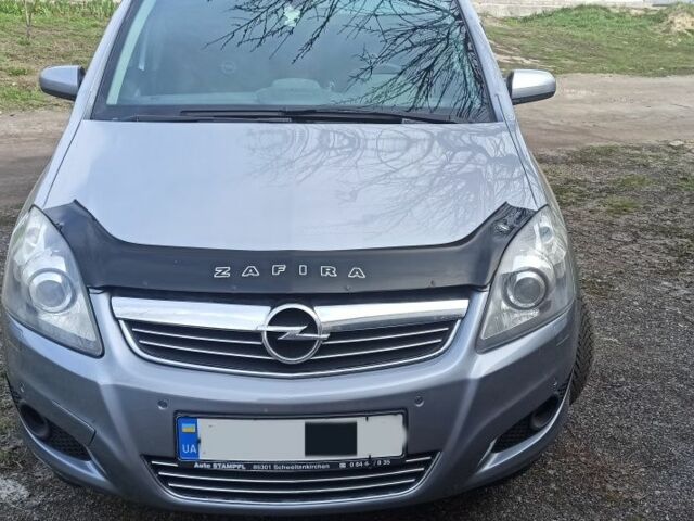 Серый Опель Зафира, объемом двигателя 1.8 л и пробегом 233 тыс. км за 6000 $, фото 1 на Automoto.ua
