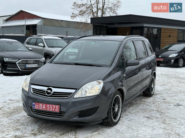 Серый Опель Зафира, объемом двигателя 1.8 л и пробегом 204 тыс. км за 6500 $, фото 1 на Automoto.ua