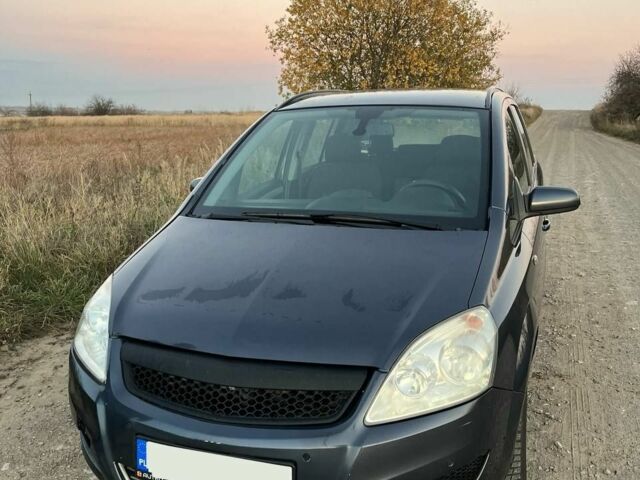 Серый Опель Зафира, объемом двигателя 1.9 л и пробегом 281 тыс. км за 2800 $, фото 1 на Automoto.ua