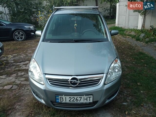 Серый Опель Зафира, объемом двигателя 1.6 л и пробегом 307 тыс. км за 5700 $, фото 1 на Automoto.ua