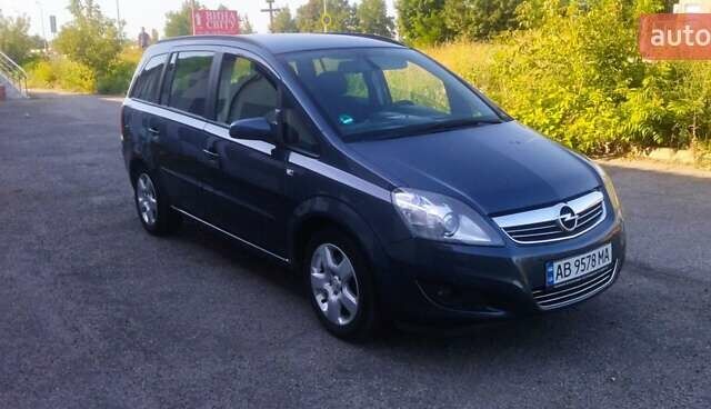 Серый Опель Зафира, объемом двигателя 1.8 л и пробегом 190 тыс. км за 6700 $, фото 1 на Automoto.ua