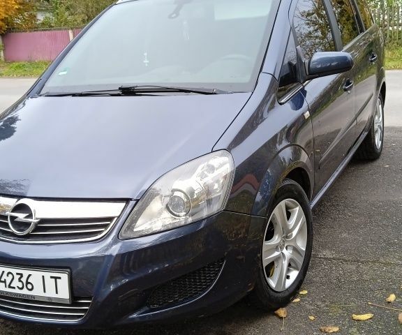 Опель Зафира 2008 в Дубно на Automoto.ua Серый Опель Зафира, объемом двигателя 1.7 л и пробегом 217 тыс. км за 4999 $, фото 1 на Automoto.ua