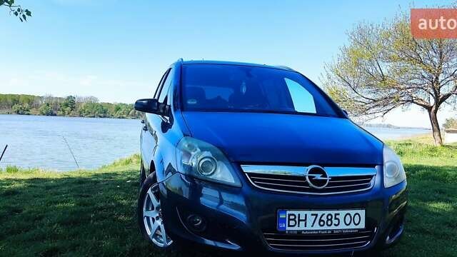 Серый Опель Зафира, объемом двигателя 1.7 л и пробегом 280 тыс. км за 6999 $, фото 1 на Automoto.ua
