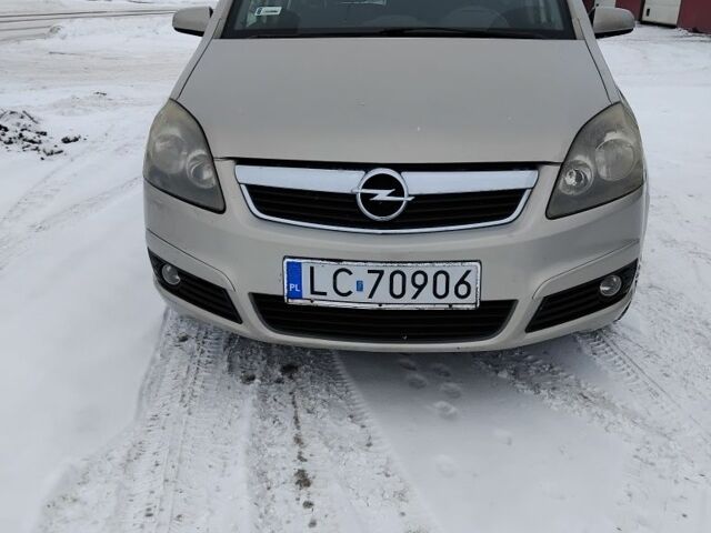 Серый Опель Зафира, объемом двигателя 1.9 л и пробегом 120 тыс. км за 2543 $, фото 1 на Automoto.ua