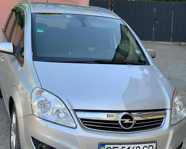 Серый Опель Зафира, объемом двигателя 1.7 л и пробегом 151 тыс. км за 9000 $, фото 1 на Automoto.ua