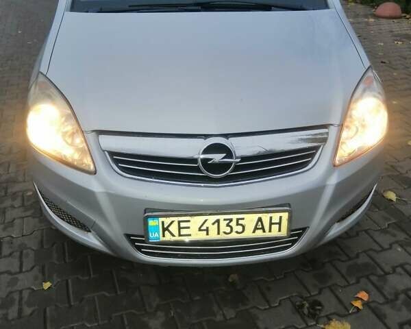 Серый Опель Зафира, объемом двигателя 1.9 л и пробегом 305 тыс. км за 7700 $, фото 1 на Automoto.ua
