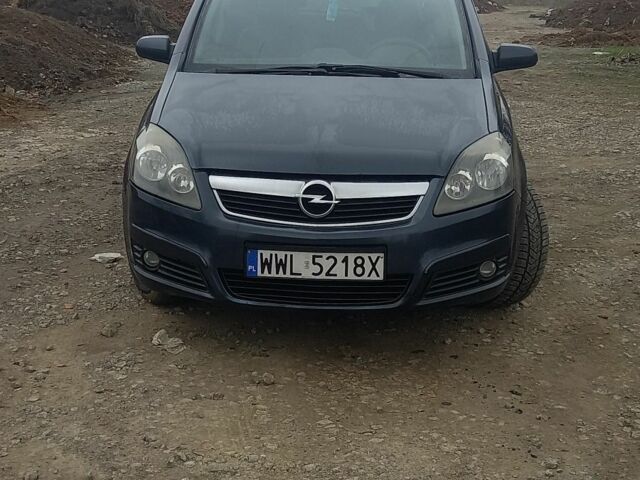 Серый Опель Зафира, объемом двигателя 2 л и пробегом 330 тыс. км за 3300 $, фото 1 на Automoto.ua