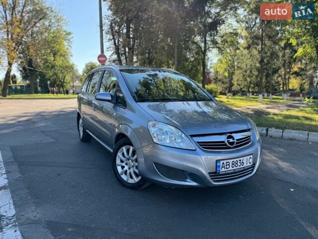 Сірий Опель Зафіра, об'ємом двигуна 1.8 л та пробігом 212 тис. км за 5800 $, фото 1 на Automoto.ua