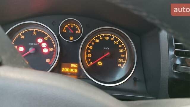 Сірий Опель Зафіра, об'ємом двигуна 1.9 л та пробігом 206 тис. км за 5600 $, фото 1 на Automoto.ua