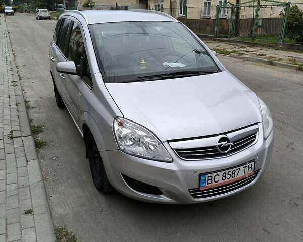 Серый Опель Зафира, объемом двигателя 1.69 л и пробегом 325 тыс. км за 5500 $, фото 1 на Automoto.ua