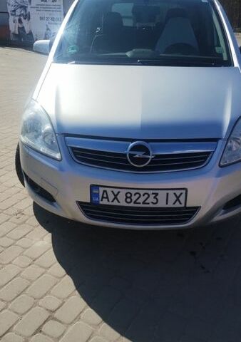 Серый Опель Зафира, объемом двигателя 1.8 л и пробегом 275 тыс. км за 5300 $, фото 1 на Automoto.ua