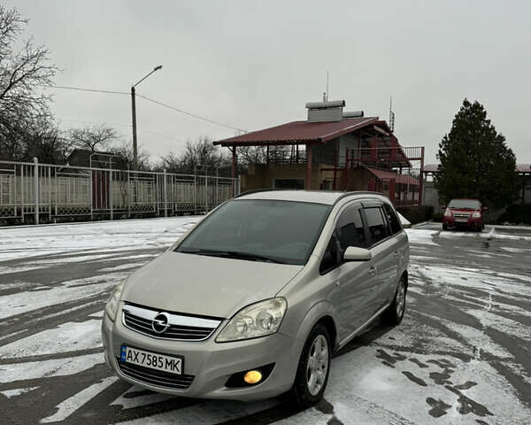 Сірий Опель Зафіра, об'ємом двигуна 1.8 л та пробігом 226 тис. км за 4200 $, фото 1 на Automoto.ua