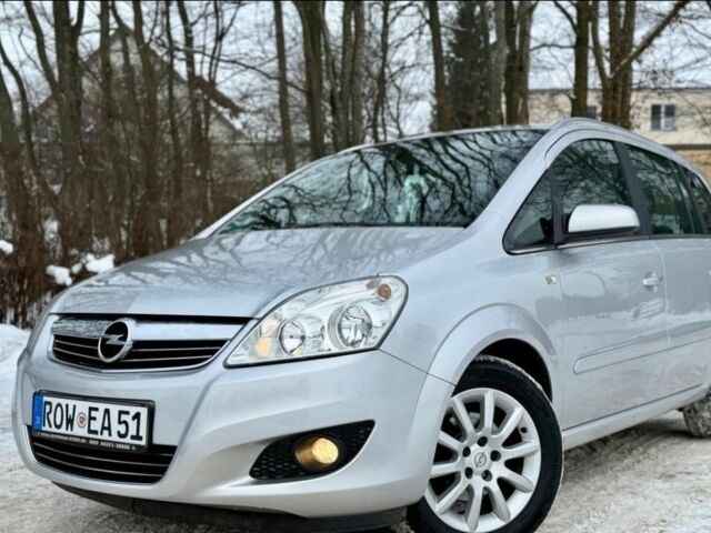 Серый Опель Зафира, объемом двигателя 0 л и пробегом 247 тыс. км за 2700 $, фото 1 на Automoto.ua