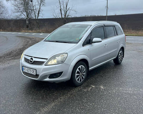 Серый Опель Зафира, объемом двигателя 1.69 л и пробегом 300 тыс. км за 6000 $, фото 1 на Automoto.ua