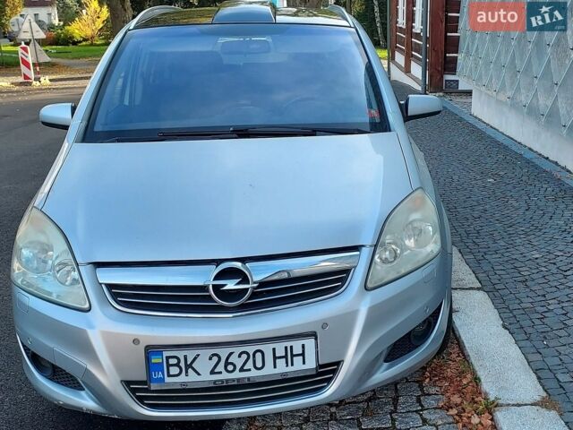 Сірий Опель Зафіра, об'ємом двигуна 1.6 л та пробігом 189 тис. км за 5454 $, фото 1 на Automoto.ua
