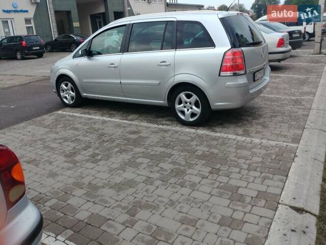 Сірий Опель Зафіра, об'ємом двигуна 2.2 л та пробігом 220 тис. км за 5000 $, фото 1 на Automoto.ua