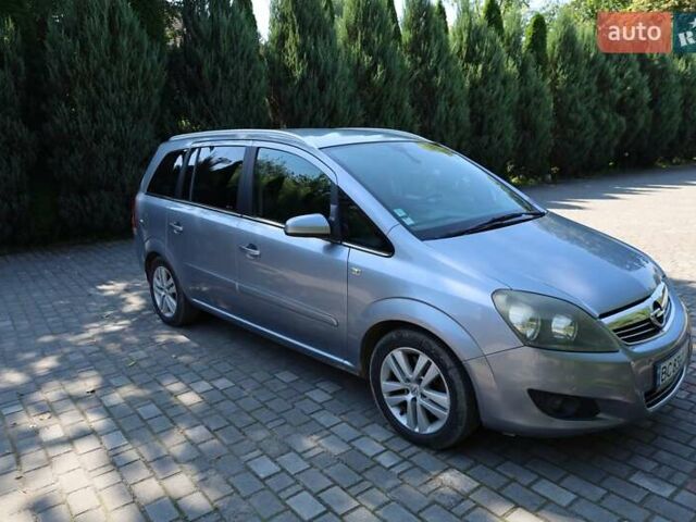 Серый Опель Зафира, объемом двигателя 1.7 л и пробегом 277 тыс. км за 5300 $, фото 1 на Automoto.ua