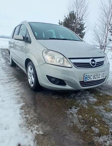 Серый Опель Зафира, объемом двигателя 1.7 л и пробегом 227 тыс. км за 5300 $, фото 1 на Automoto.ua