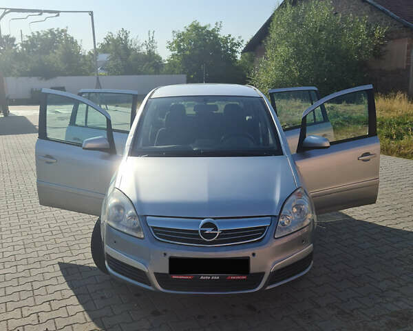 Сірий Опель Зафіра, об'ємом двигуна 1.6 л та пробігом 305 тис. км за 5450 $, фото 1 на Automoto.ua