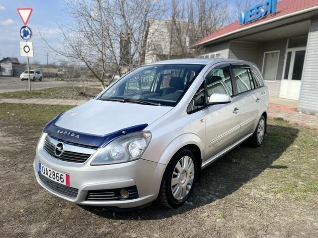 Серый Опель Зафира, объемом двигателя 1.9 л и пробегом 333 тыс. км за 2750 $, фото 1 на Automoto.ua