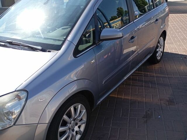 Сірий Опель Зафіра, об'ємом двигуна 1.8 л та пробігом 317 тис. км за 7700 $, фото 1 на Automoto.ua