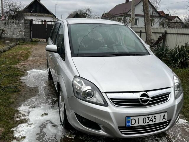 Сірий Опель Зафіра, об'ємом двигуна 1.6 л та пробігом 2 тис. км за 5000 $, фото 1 на Automoto.ua