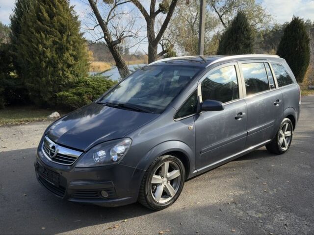 Серый Опель Зафира, объемом двигателя 1.9 л и пробегом 298 тыс. км за 3290 $, фото 1 на Automoto.ua