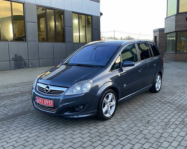 Серый Опель Зафира, объемом двигателя 1.8 л и пробегом 234 тыс. км за 5999 $, фото 1 на Automoto.ua