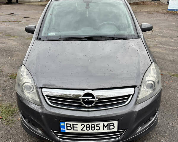Серый Опель Зафира, объемом двигателя 1.9 л и пробегом 302 тыс. км за 5950 $, фото 1 на Automoto.ua