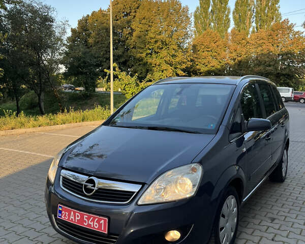 Сірий Опель Зафіра, об'ємом двигуна 1.6 л та пробігом 240 тис. км за 7000 $, фото 1 на Automoto.ua