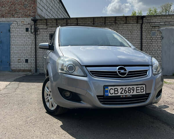 Серый Опель Зафира, объемом двигателя 1.8 л и пробегом 200 тыс. км за 7500 $, фото 1 на Automoto.ua