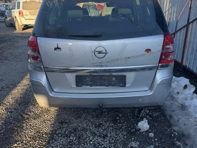 Серый Опель Зафира, объемом двигателя 1.8 л и пробегом 100 тыс. км за 2800 $, фото 1 на Automoto.ua