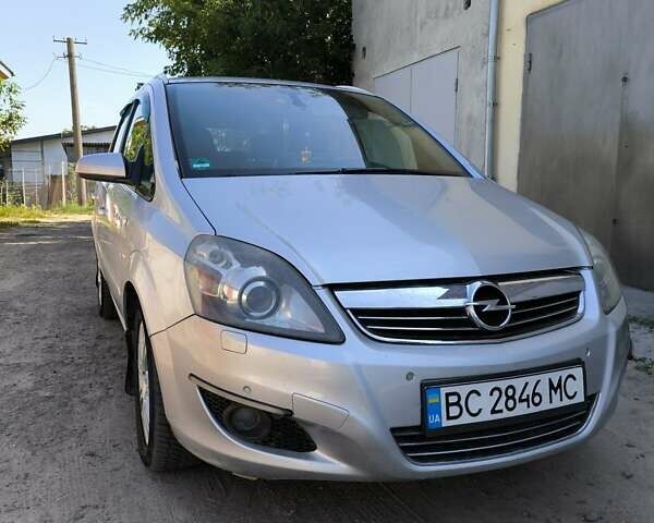 Серый Опель Зафира, объемом двигателя 1.7 л и пробегом 386 тыс. км за 5600 $, фото 1 на Automoto.ua