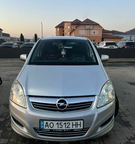 Серый Опель Зафира, объемом двигателя 1.8 л и пробегом 260 тыс. км за 6500 $, фото 1 на Automoto.ua