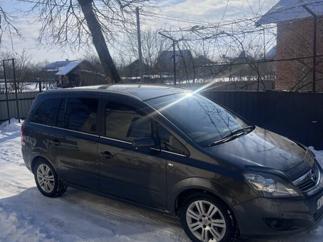 Серый Опель Зафира, объемом двигателя 1.7 л и пробегом 280 тыс. км за 7500 $, фото 1 на Automoto.ua