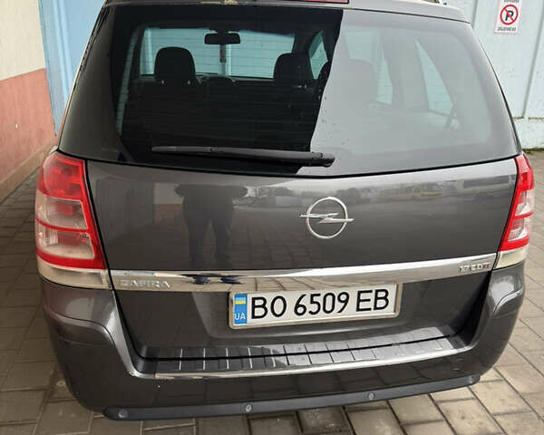 Серый Опель Зафира, объемом двигателя 1.7 л и пробегом 265 тыс. км за 5999 $, фото 1 на Automoto.ua