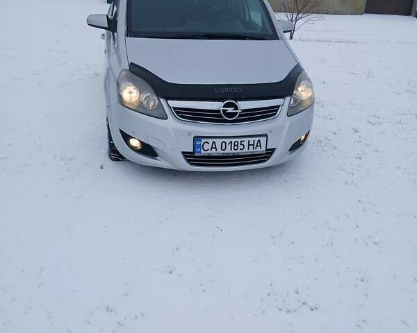 Серый Опель Зафира, объемом двигателя 1.69 л и пробегом 318 тыс. км за 6300 $, фото 1 на Automoto.ua