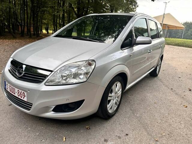 Серый Опель Зафира, объемом двигателя 1.7 л и пробегом 173 тыс. км за 7850 $, фото 1 на Automoto.ua