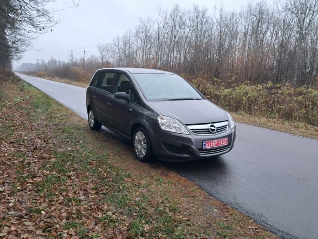 Серый Опель Зафира, объемом двигателя 1.6 л и пробегом 177 тыс. км за 5300 $, фото 1 на Automoto.ua