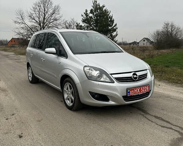 Серый Опель Зафира, объемом двигателя 1.6 л и пробегом 217 тыс. км за 6250 $, фото 1 на Automoto.ua