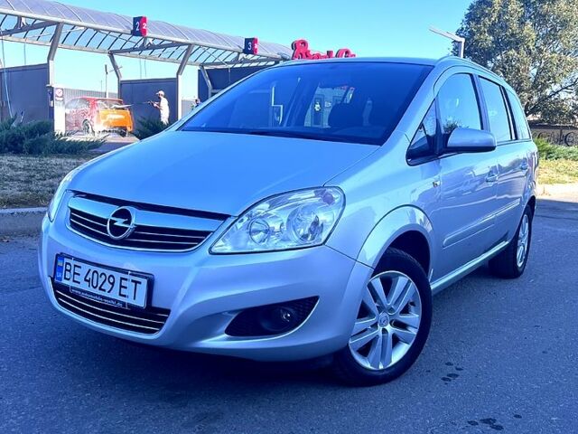 Серый Опель Зафира, объемом двигателя 1.6 л и пробегом 207 тыс. км за 6499 $, фото 1 на Automoto.ua