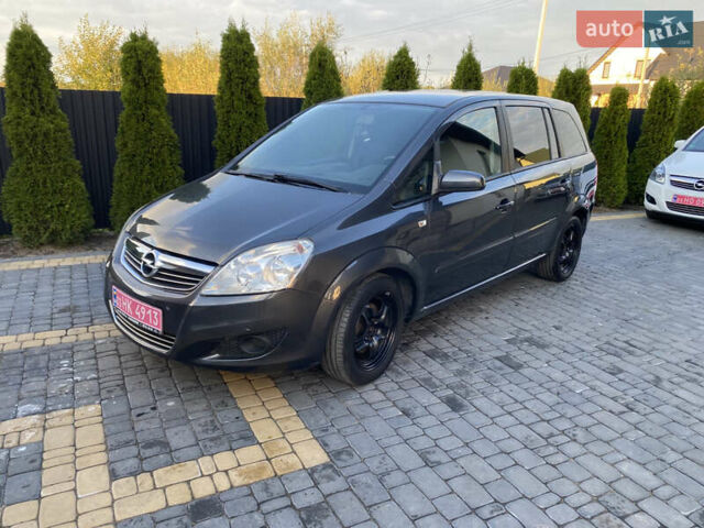 Серый Опель Зафира, объемом двигателя 1.8 л и пробегом 250 тыс. км за 6800 $, фото 1 на Automoto.ua