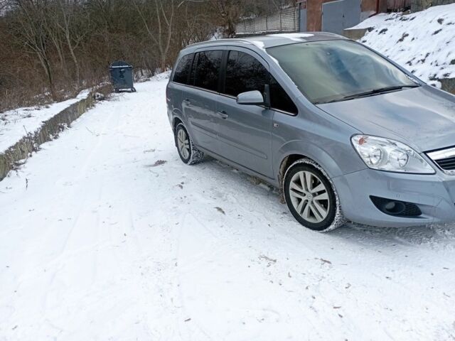 Серый Опель Зафира, объемом двигателя 0 л и пробегом 210 тыс. км за 6800 $, фото 1 на Automoto.ua