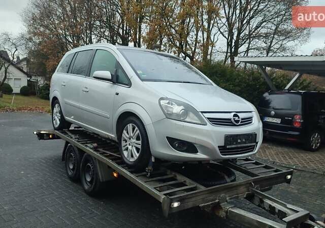 Серый Опель Зафира, объемом двигателя 1.6 л и пробегом 218 тыс. км за 5650 $, фото 1 на Automoto.ua